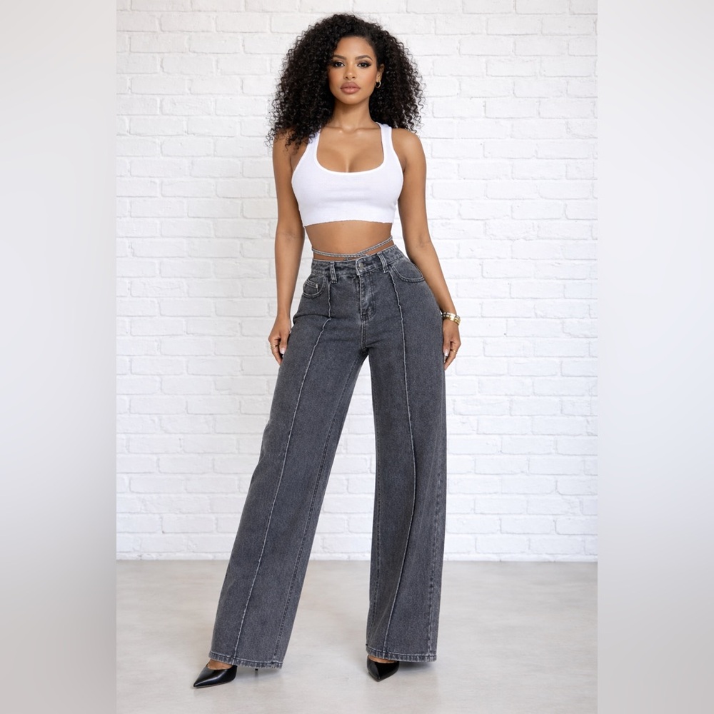 Stylish Gray Wide-Leg Jeans for Women